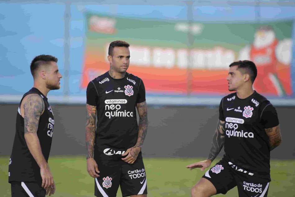 Corinthians encerra preparação para estreia na Copa do Brasil com treino tático e finalizações