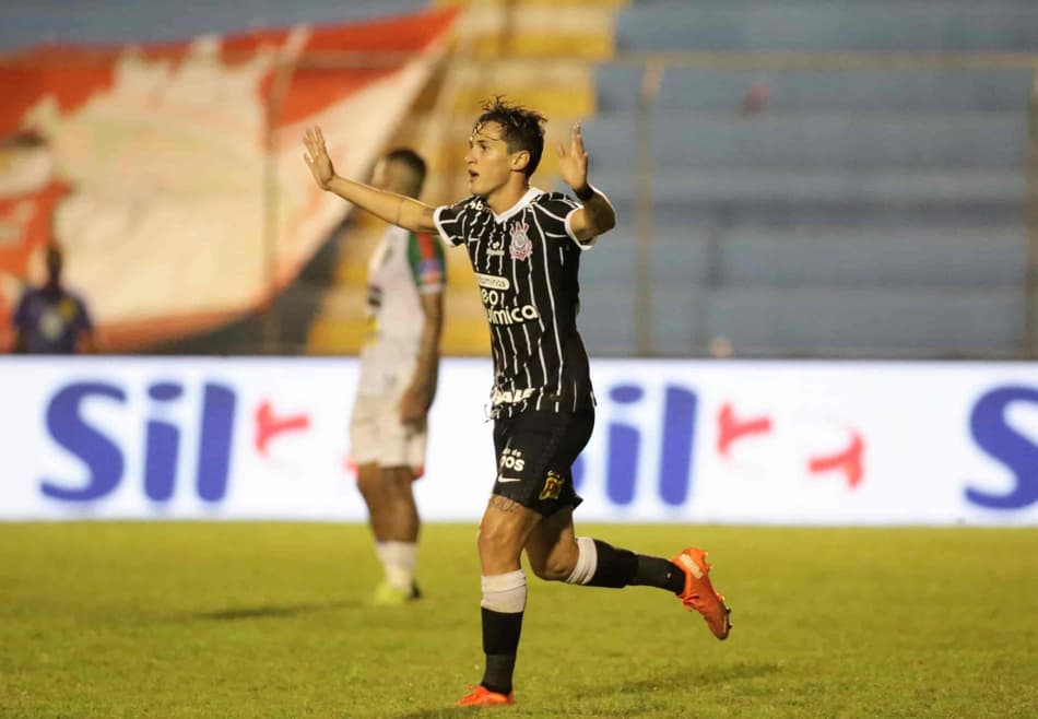 Novamente decisivo, Vital elogia imposição do Corinthians em vitória contra o Salgueiro: ‘Aprendizado’