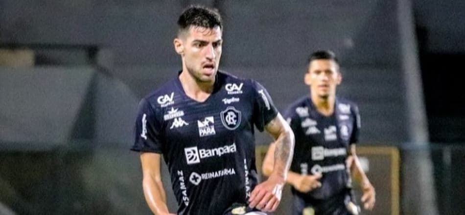 Após boa temporada em 2021, lateral direito Thiago Ennes fala sobre expectativa de definição do seu futuro