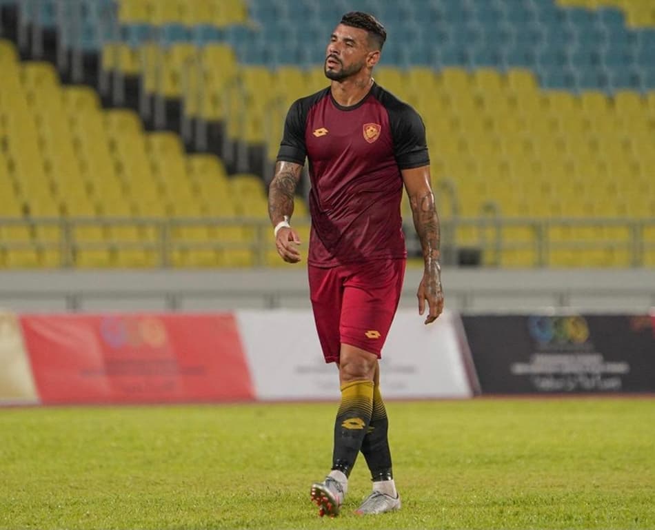 Zagueiro quer aproveitar Data Fifa para se recuperar de lesão na coxa e estrear em 2021 na Malásia