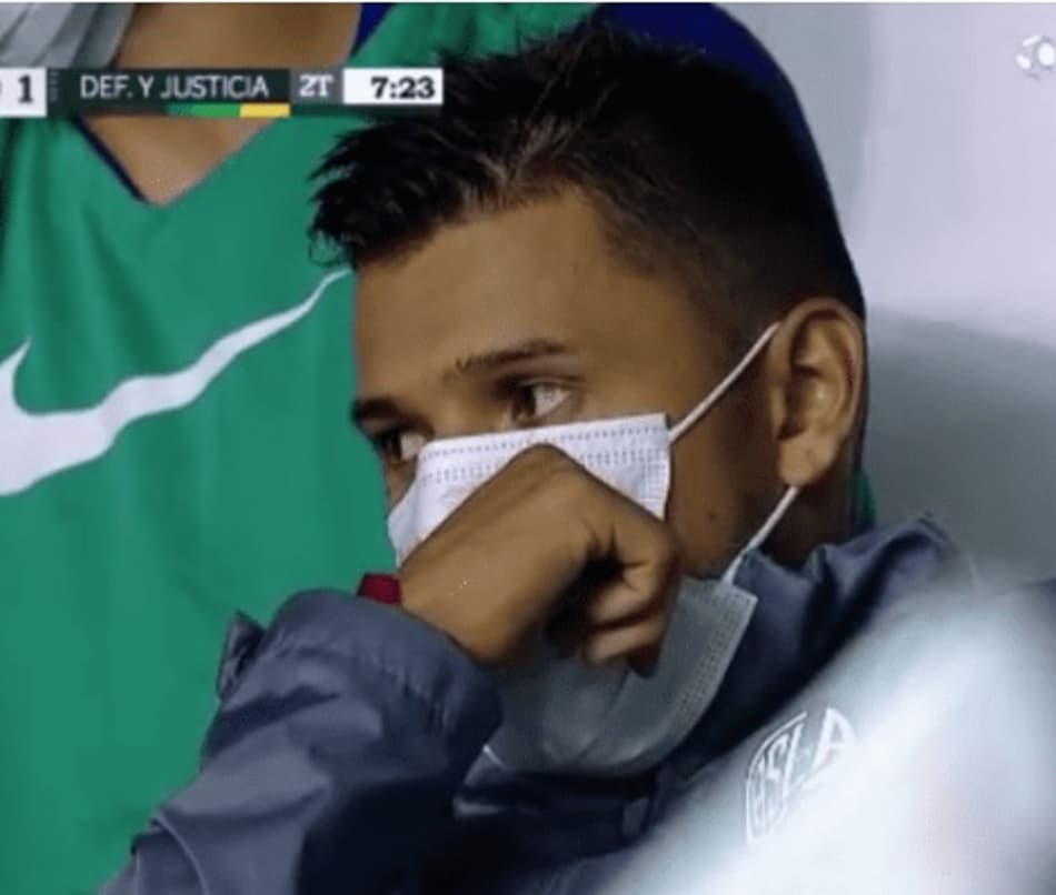 Sem paz! Ángel Romero se envolve em nova confusão com técnico