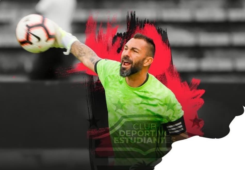 Histórico goleiro é anunciado em novo clube no Equador