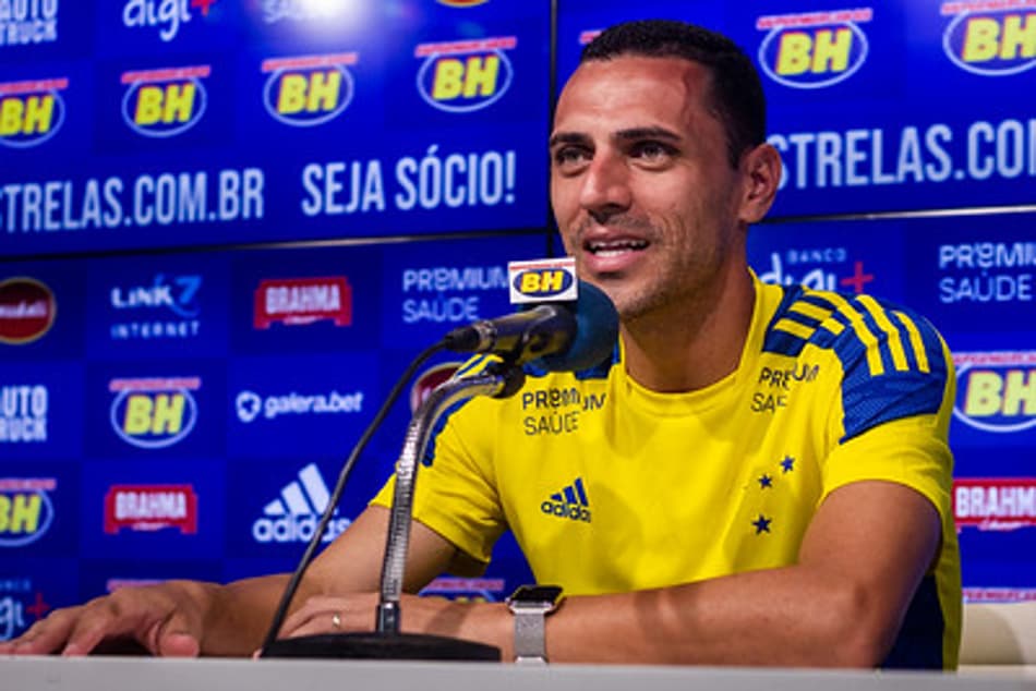 Rômulo conta que acerto com o Cruzeiro teve ‘intervenção’ de Fábio