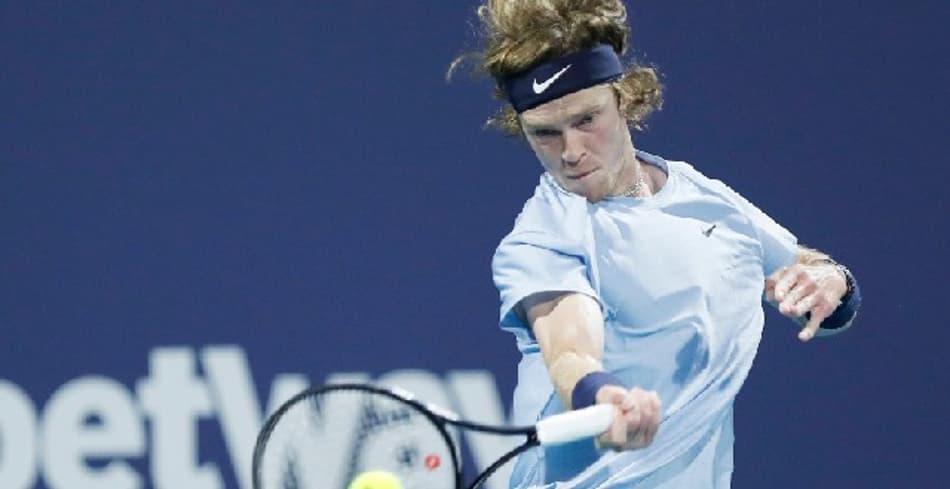Rublev resiste e faz, em Monte Carlo, sua 1ª final de Masters