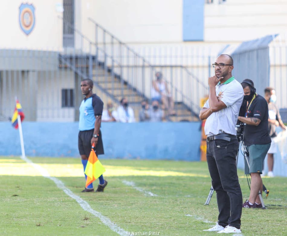 Felipe Surian, técnico da Portuguesa, aposta em bom retrospecto contra os grandes para enfrentar Botafogo