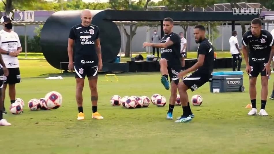 VÍDEO: Corinthians inicia mais uma semana de treinos táticos no CT