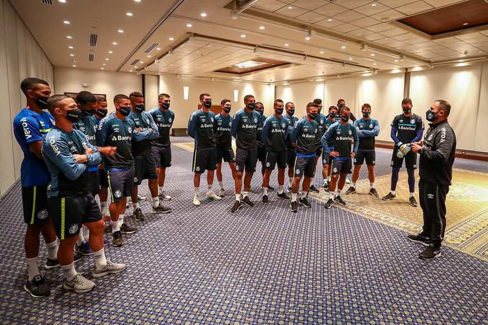 Impedido de treinar após casos de Covid, Grêmio teve jogo adiado na Libertadores