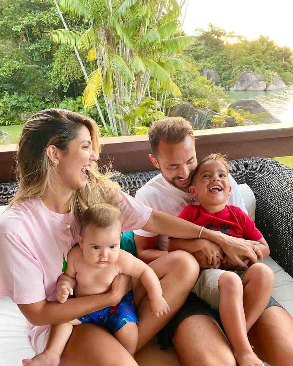 Aniversariante do dia, Everton Ribeiro ganha declaração da esposa: ‘Melhor pai, marido e profissional’