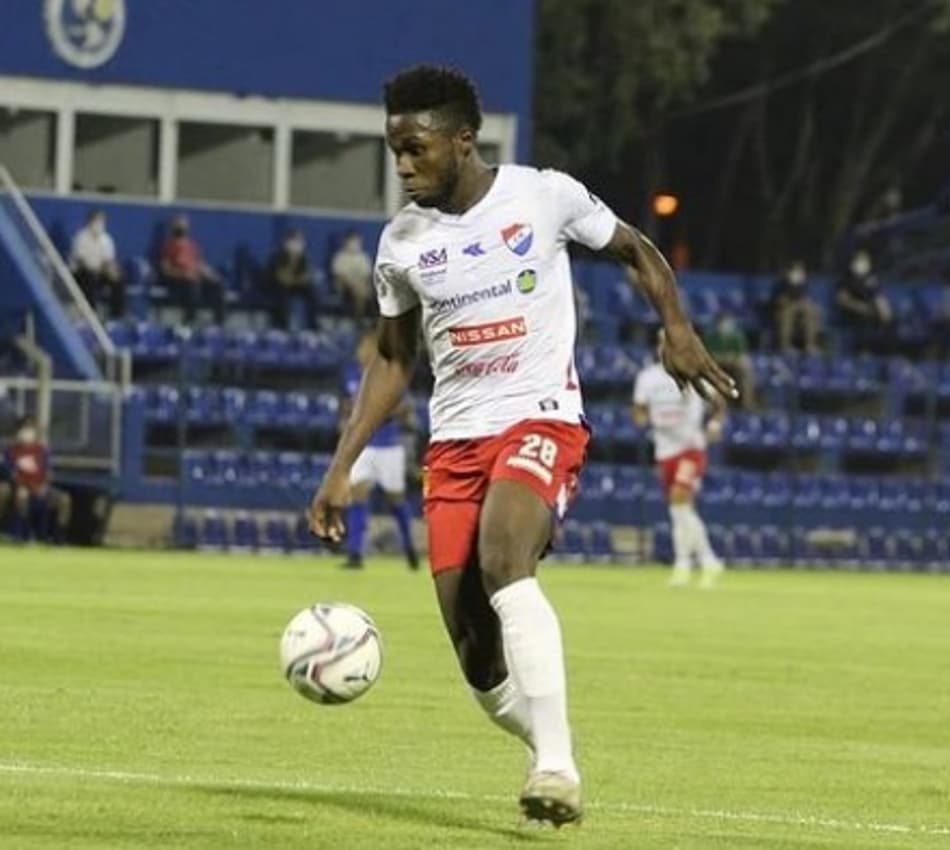 Paraguaio: Olimpia perde e Nacional assume a liderança
