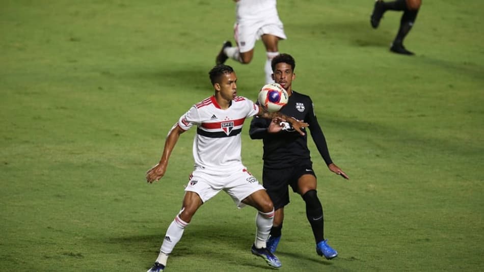 Em fase bem diferente da atual, São Paulo venceu o Red Bull Bragantino na última vez que se enfrentaram