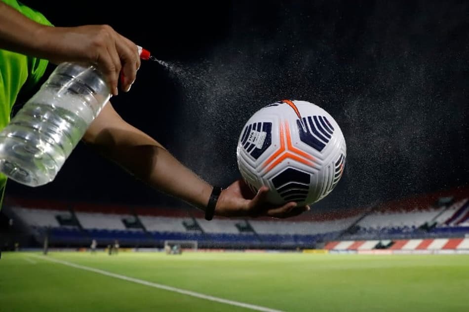 LANCE! Espresso: A vacina premiada da Conmebol reforça a insensibilidade do mundo do futebol