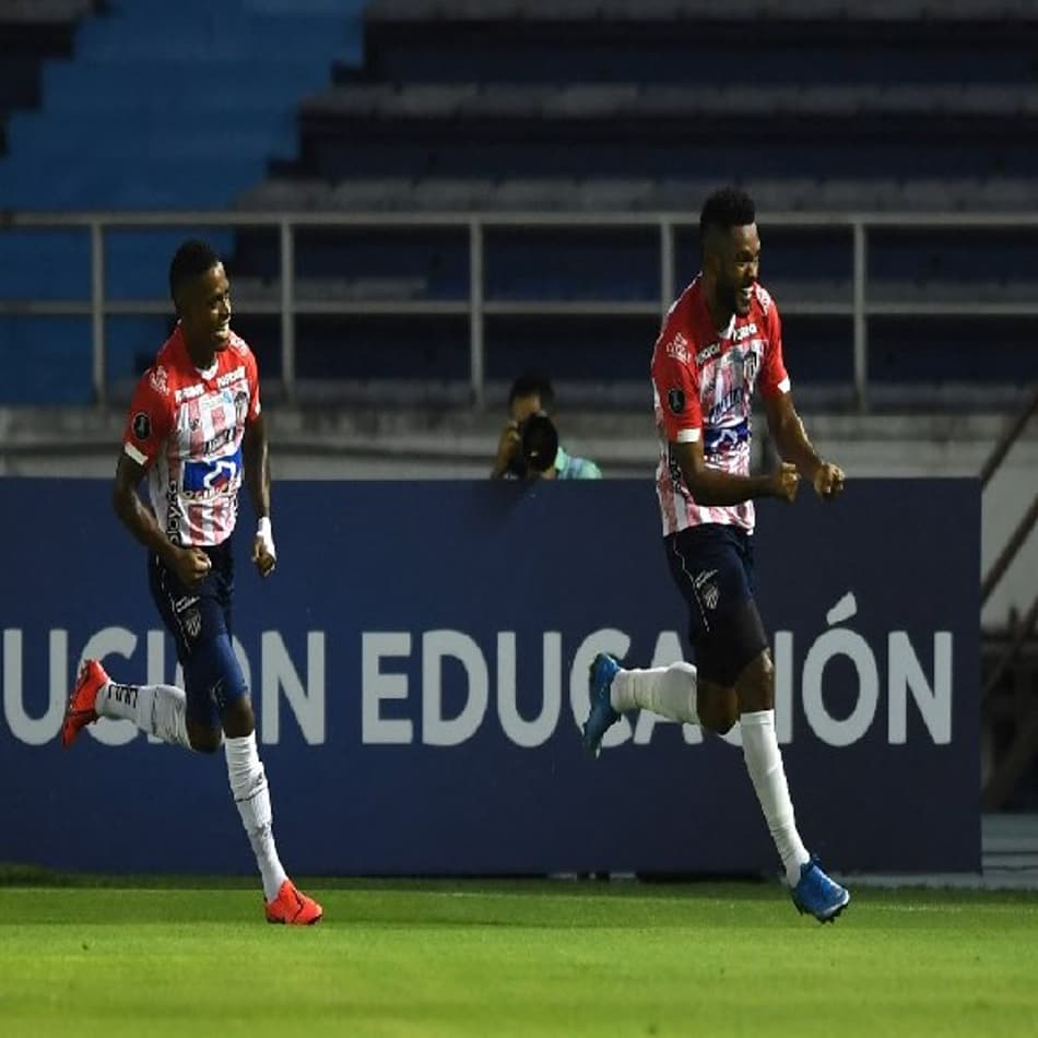 Com gol de Borja, Junior Barranquila goleia Bolivar e avança na Libertadores
