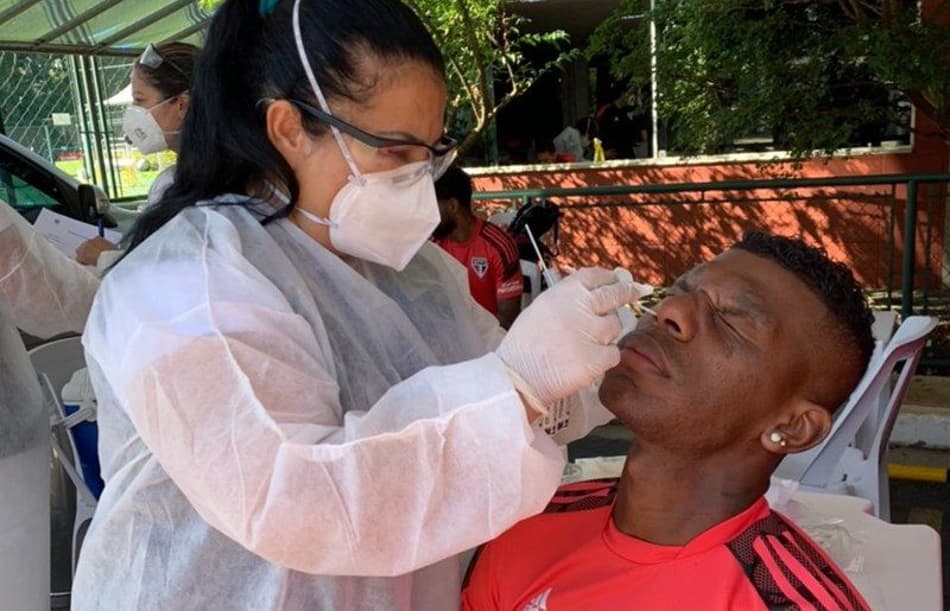 São Paulo recebe Prêmio CONAFUT por prevenção contra Covid-19