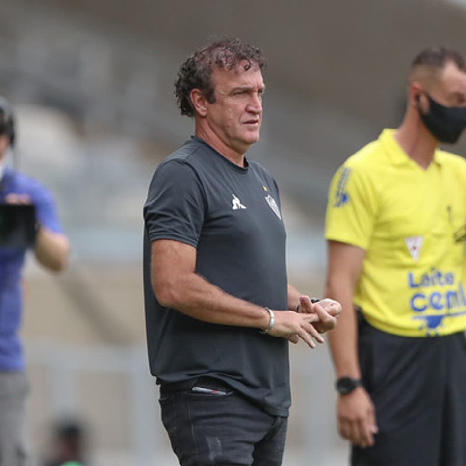 Cuca diz que gostou da atuação do Atlético-MG, reclama de ‘interrogatório’ e explica ausência de Zaracho do time titular