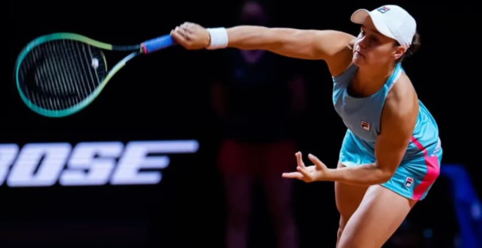 Barty vira contra Pliskova e vai à semi em Stuttgart
