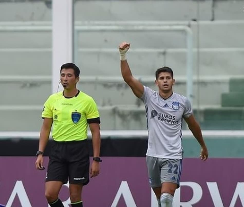 Atenção, Bragantino! De virada, Emelec derrota o Talleres