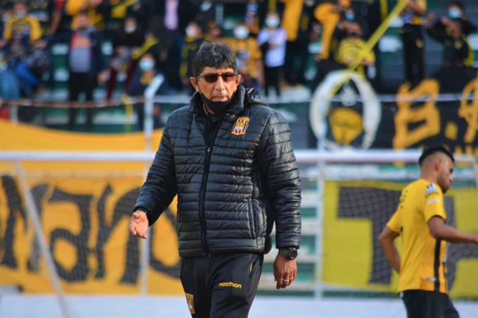 "Eu me senti discriminado" afirma técnico ao ser demitido pós jogo