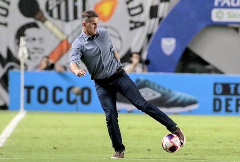 Mancini elogia vitória ‘incontestável’ do Corinthians e avisa que vai manter rodízio de jogadores