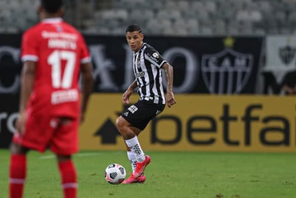 Guilherme Arana diz que o Galo precisa ‘saber sofrer’ para lidar bem nos momentos decisivos do ano