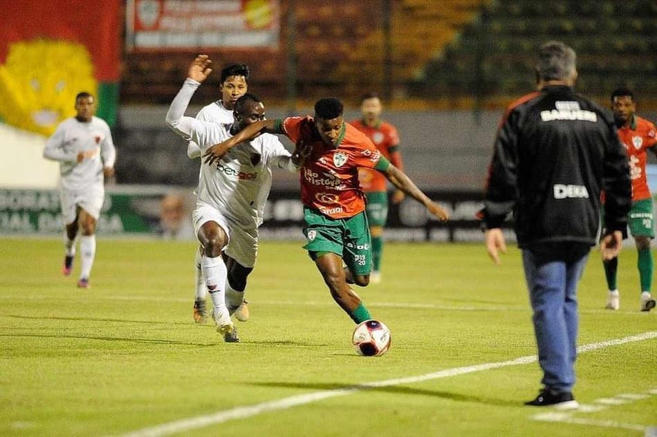 Jonny Mosquera lamenta derrota contra a Portuguesa, mas comemora ‘fácil’ adaptação no Oeste