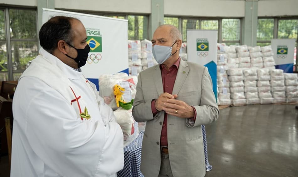 COB doa mil cestas básicas para Arquidiocese do Rio pelo marco de 100 dias para os Jogos de Tóquio