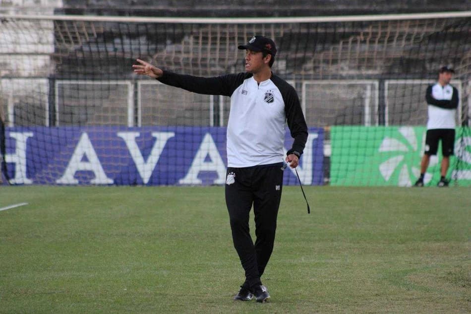 Sonhando com a classificação, Thiago Carpini acredita que a Inter pode chegar nas quartas do Paulistão