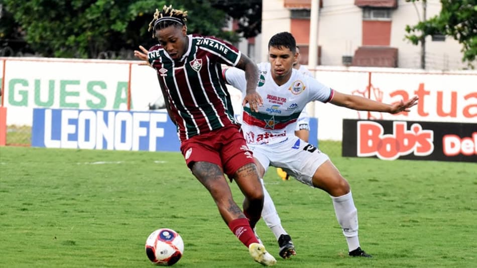 Em jogo com gols de pênalti e auxílio do VAR, Fluminense empata com a Portuguesa pela semifinal do Carioca