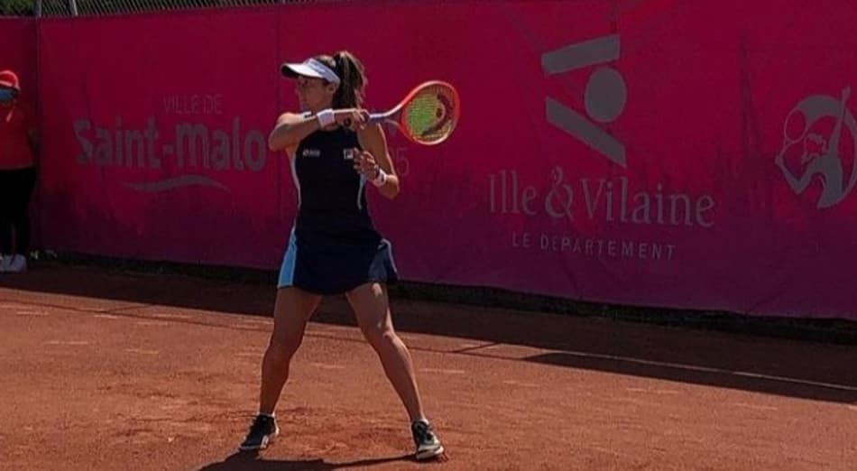 Luisa Stefani luta, mas é superada em St. Malo em simples