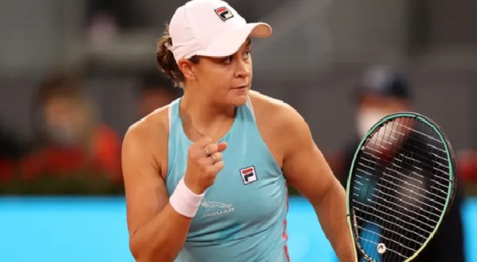 Barty vence a 16ª seguida no saibro e faz final em Madri