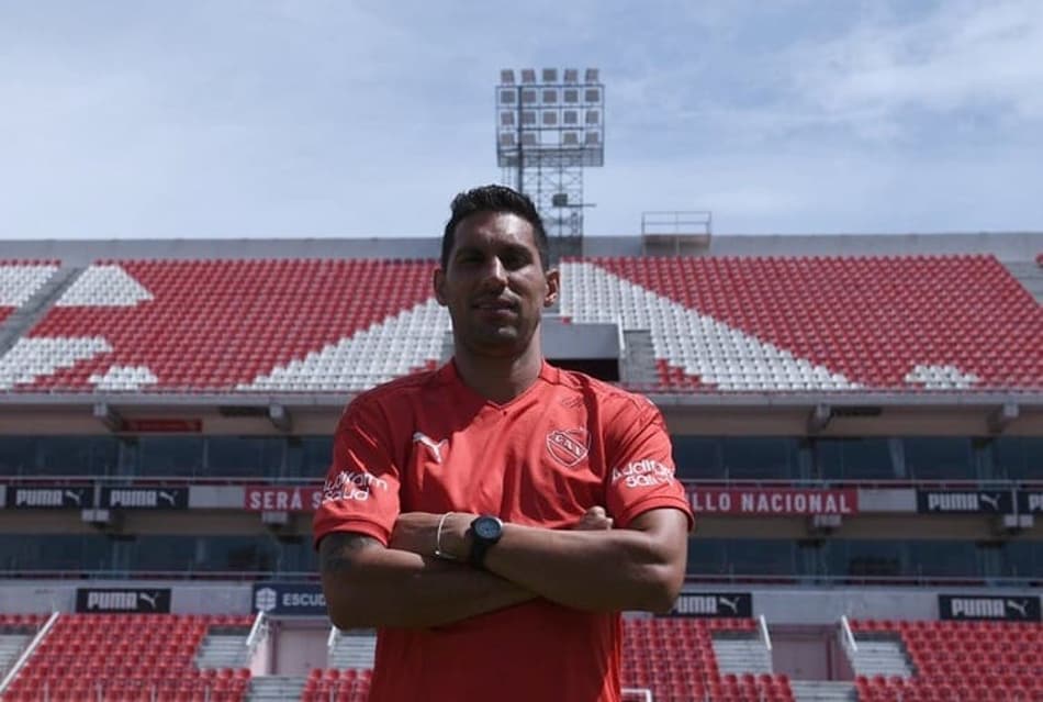 Jogador do Independiente reclama de tratamento em Salvador