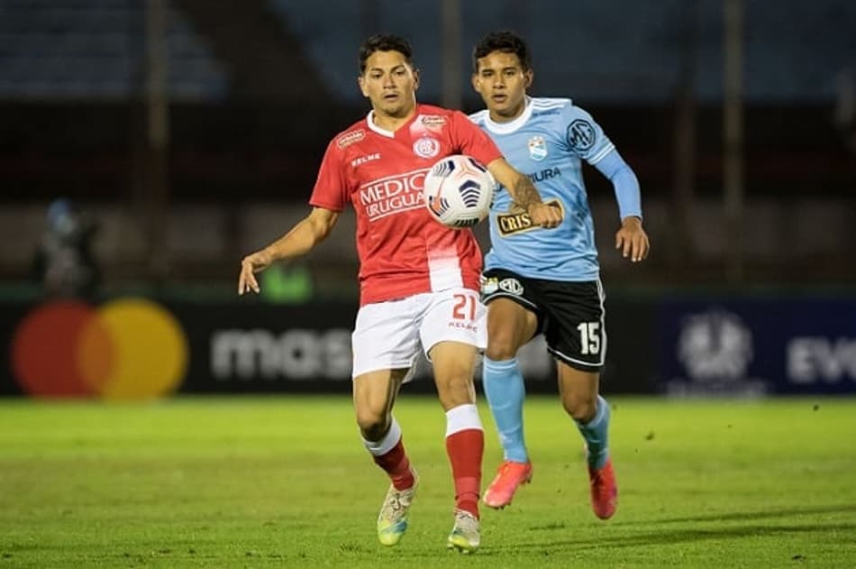 Rentistas e Sporting Cristal empatam na chave do São Paulo pela Libertadores