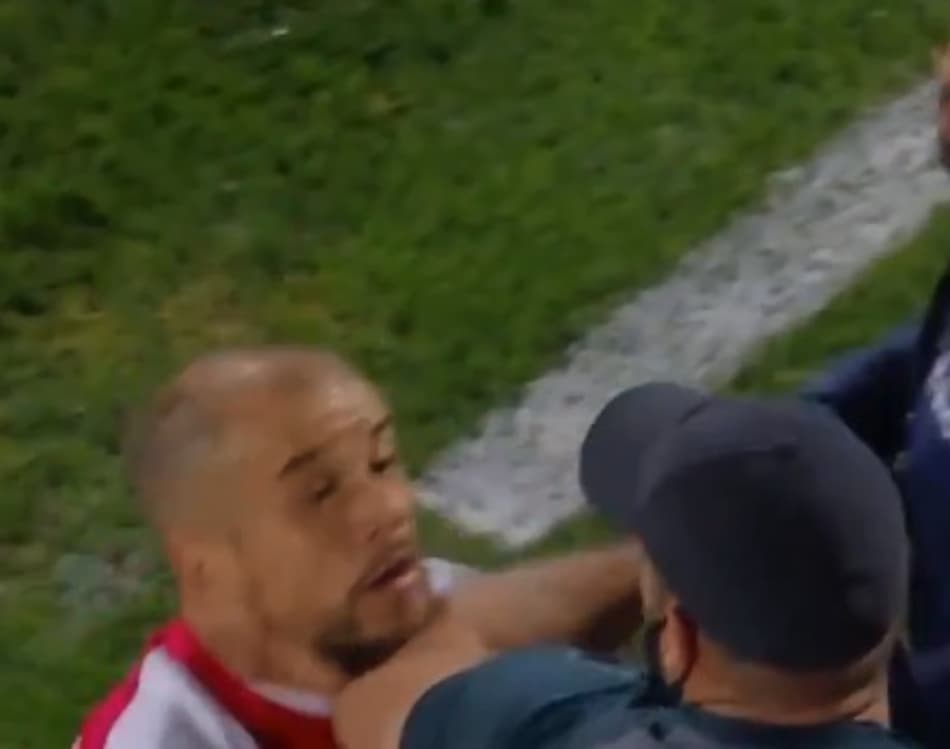 Pilhado! D’Alessandro arranja confusão em jogo da Libertadores; assista