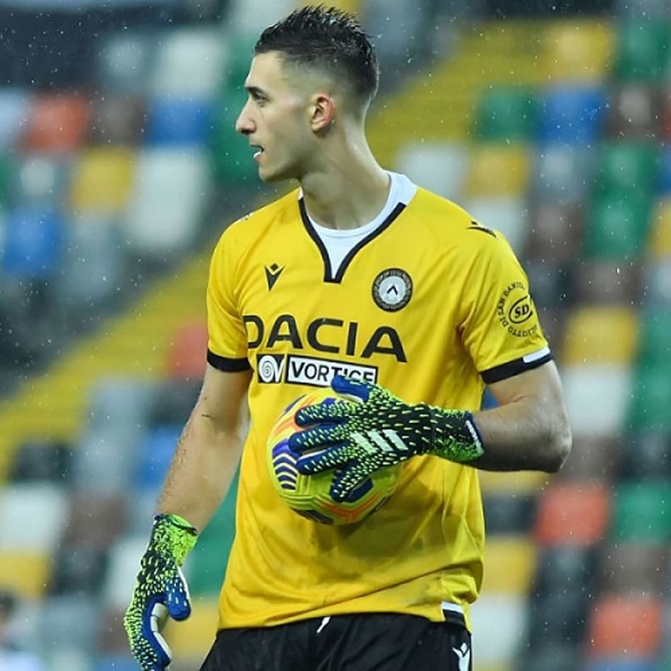 Novo treinador da Roma, Mourinho mira reforço argentino