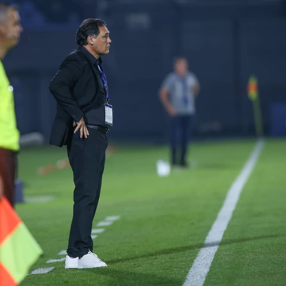 Rival do Timão, técnico do River desabafa após derrota para o Peñarol