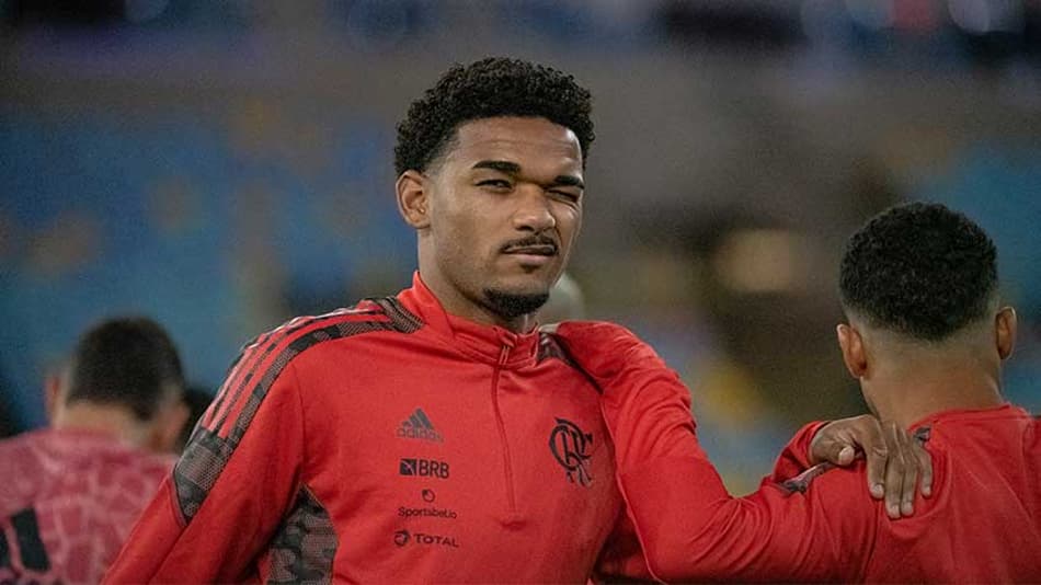 LANCE! Rápido: São Paulo atrás de zagueiro ex-Flamengo, Corinthians apresenta Paulinho e mais!