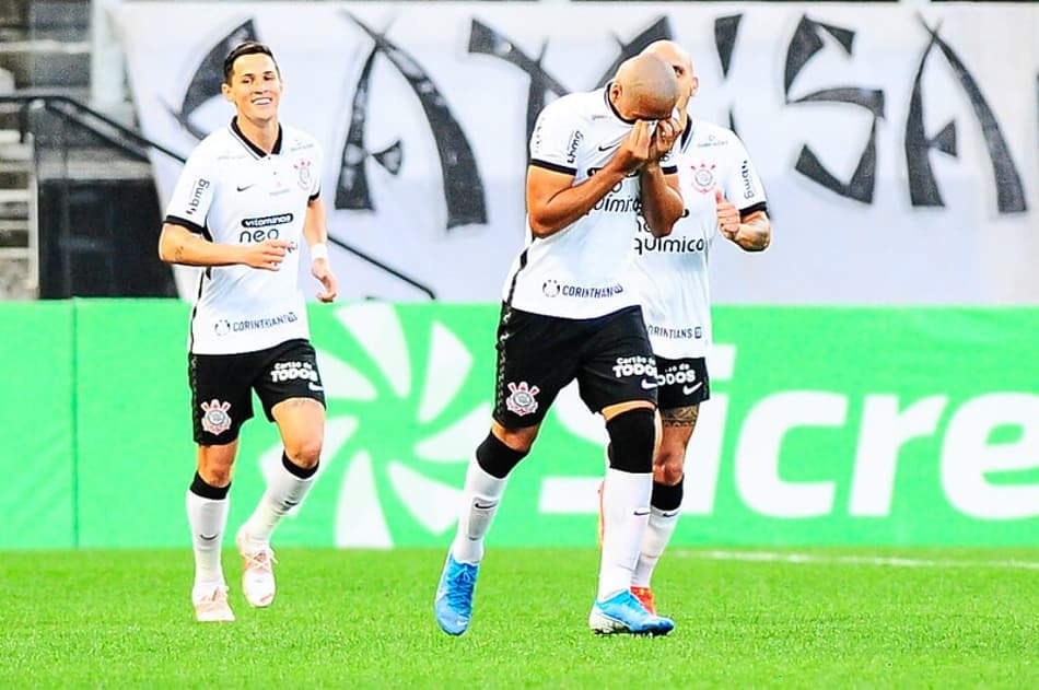 Mandaca comemora estreia com gol pelo Corinthians e dedica o tento a mãe: ‘Dia inesquecível’