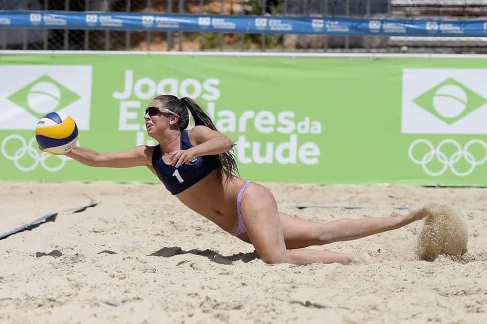 Ex-aluna do CEL celebra conquistas no vôlei universitário americano