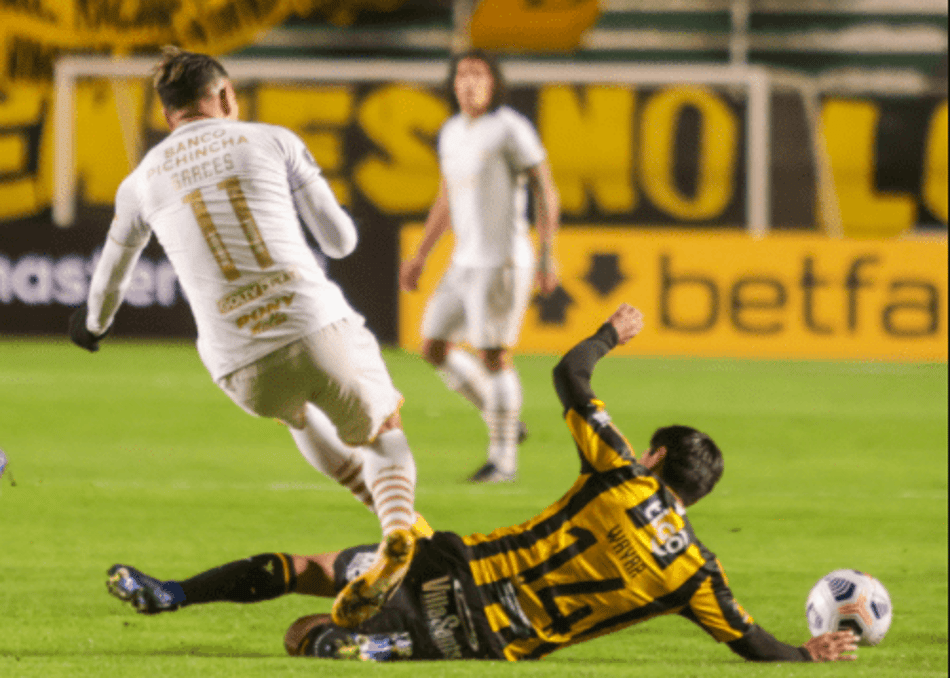 Libertadores: Pelo grupo do Santos, The Strongest vence Barcelona e embola chave