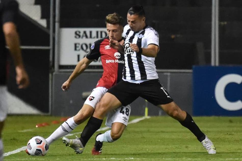 Libertad vence o Newell’s Old Boys e assume a liderança do grupo do Atlético-GO