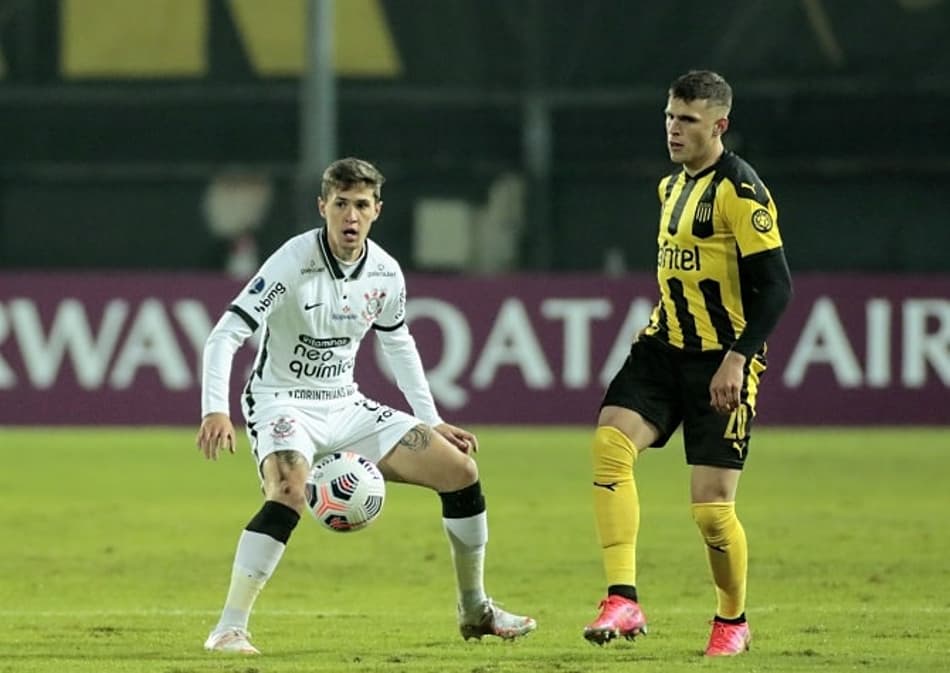 Goleada no Corinthians e Sul-Americana: Peñarol ressurge na América