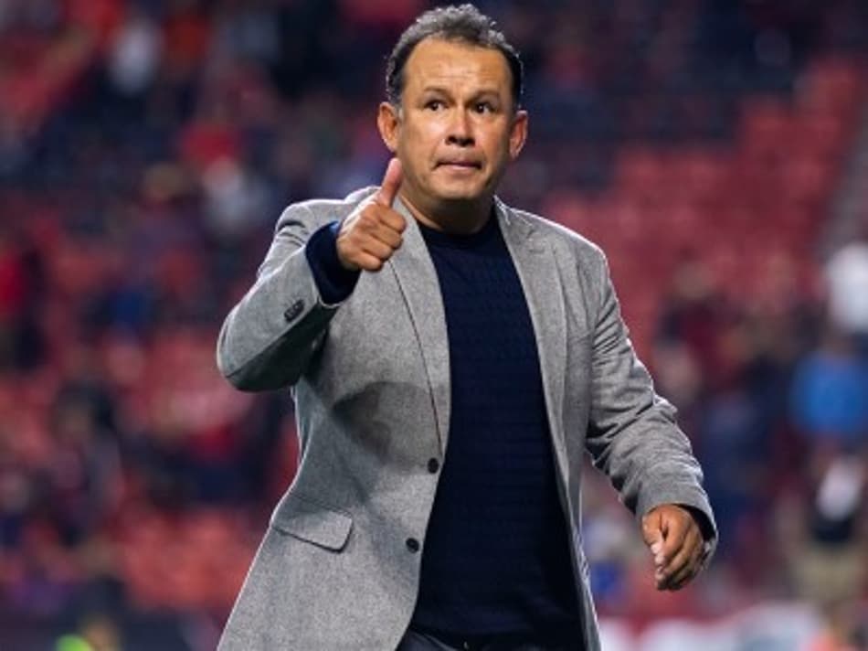Treinador do Cruz Azul admite sentimento contraditório sobre datas FIFA