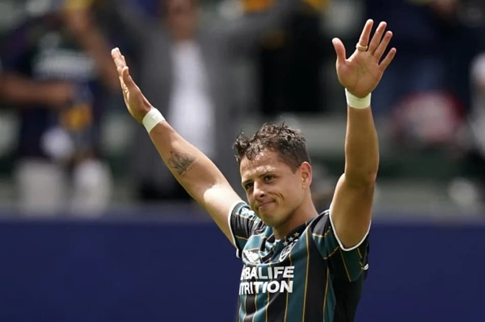 Astro mexicano erra pênalti, mas faz gol da vitória em jogo da MLS; vídeo