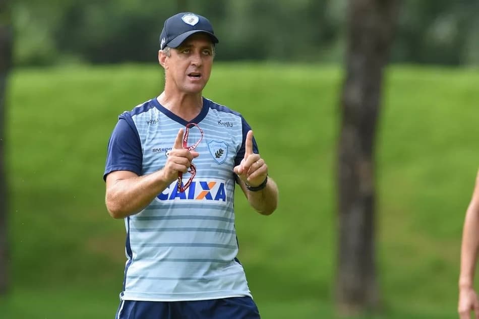 Ex-técnico do Londrina, Alemão comenta quartas de final do Paranaense
