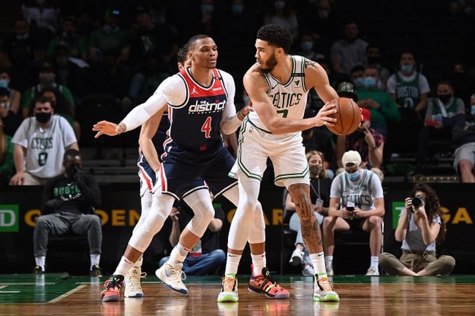 Tatum faz 50, Celtics vence Wizards e pega Nets nos playoffs