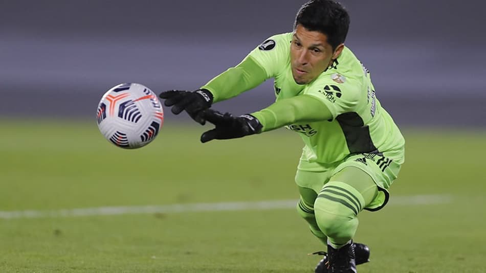 Enzo Pérez revela conversa com Gallardo antes de atuar como goleiro