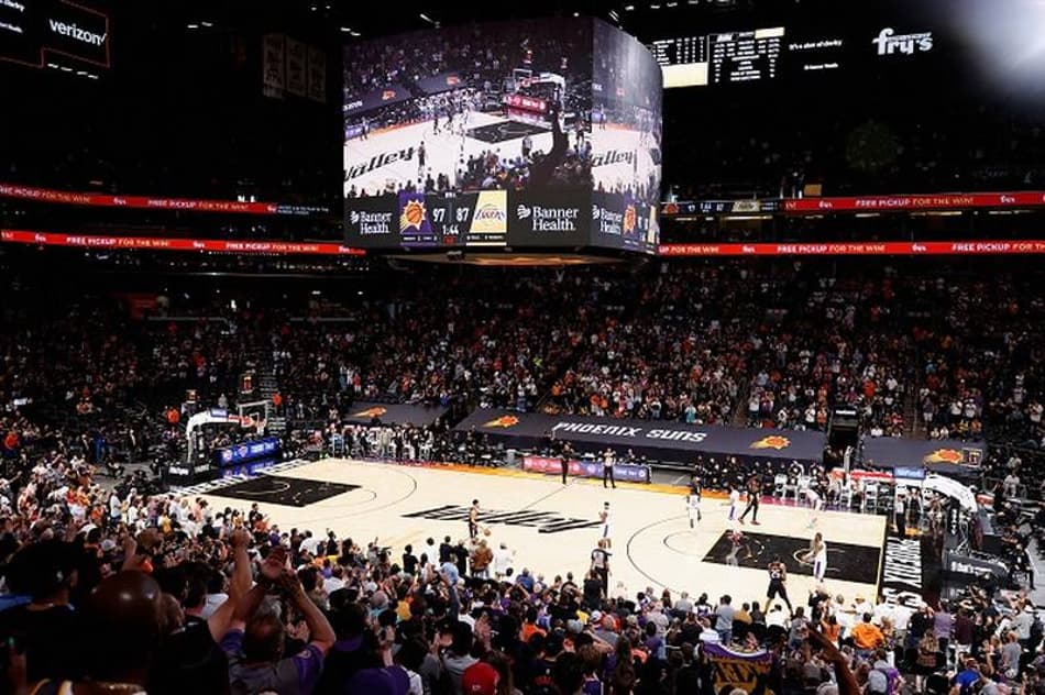 Ginásios com público marcam o início dos playoffs da NBA