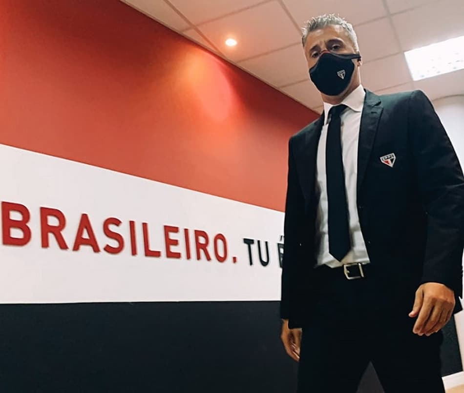 VÍDEO: Crespo comemora objetivos alcançados em ‘microciclo’ do São Paulo