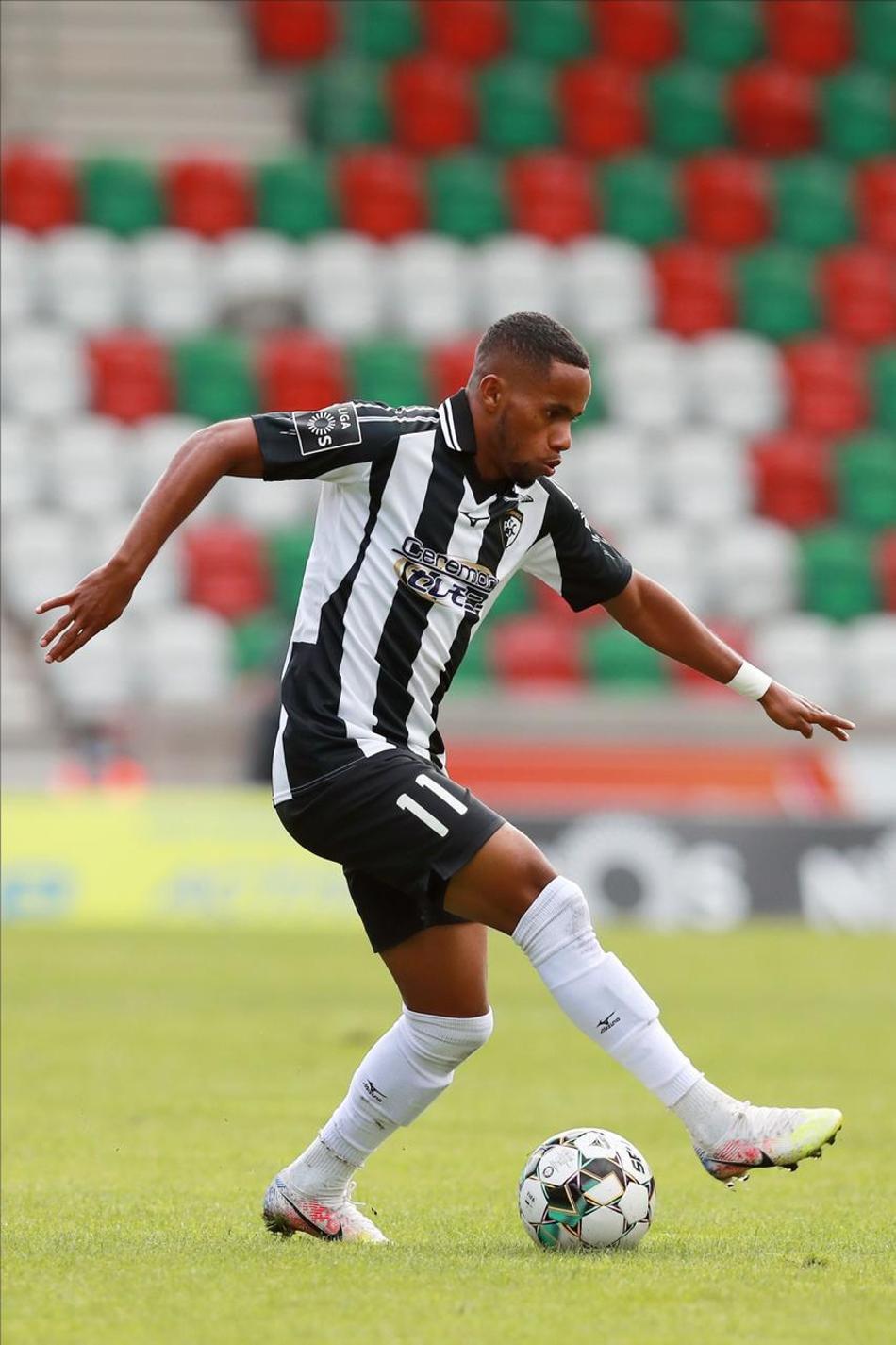 Em sua segunda temporada na Europa, Anderson Oliveira se destaca pelo Portimonense