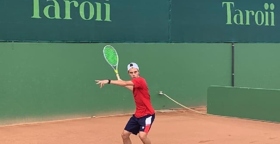 Victor Tosetto vai à final em El Salvador