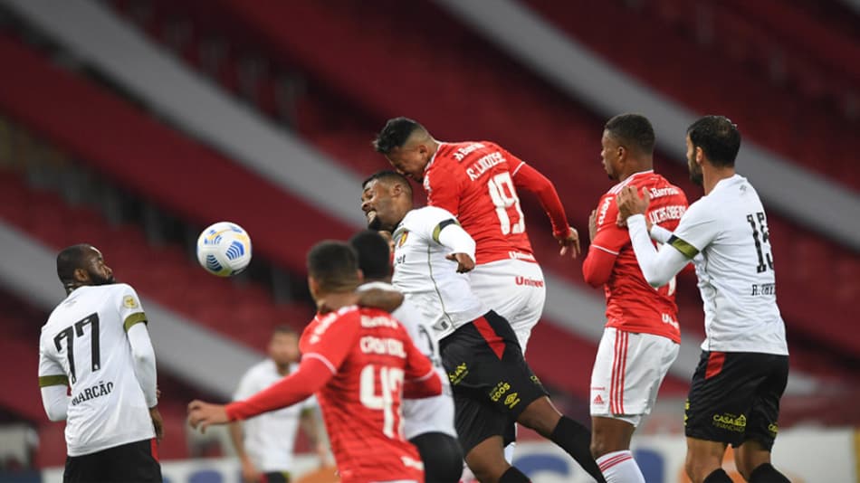 Internacional sai na frente, mas vê Sport buscar o empate pelo Brasileirão